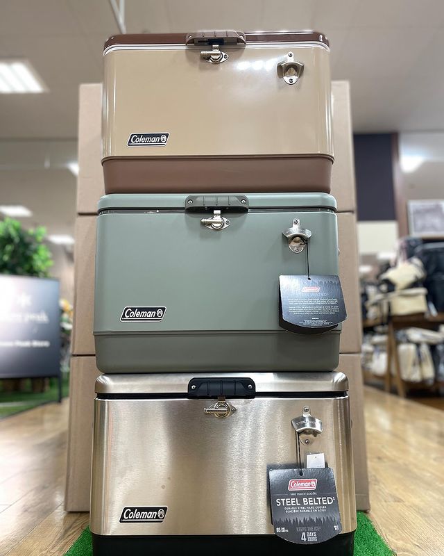 ☆新品未使用☆】Coleman 54QT スチールベルトクーラー バターナッツ