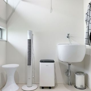 除湿器(ホワイト)暮らしを豊かにするデザイン家電 | 【公式 除湿器(ホワイト)暮らしを豊かにするデザイン家電 | 【公式