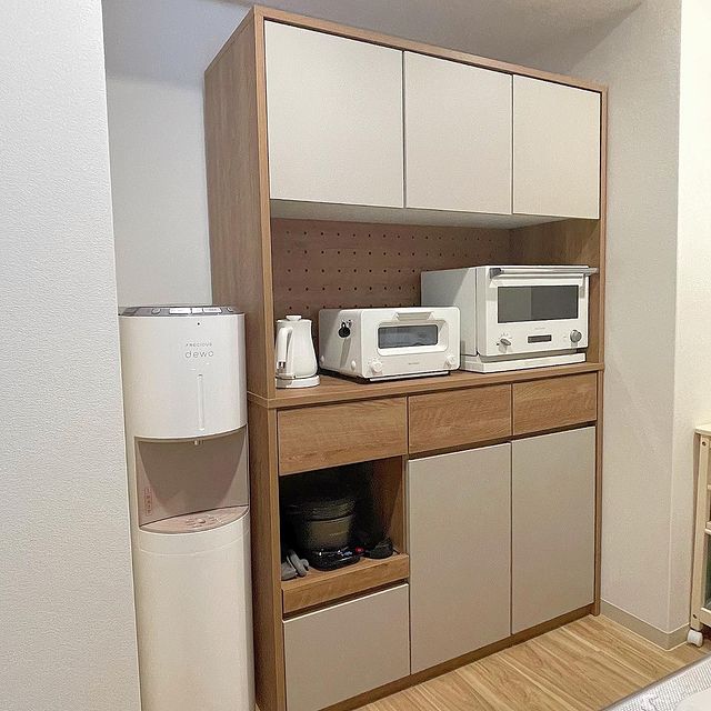 引越しのため食器棚を売ります
