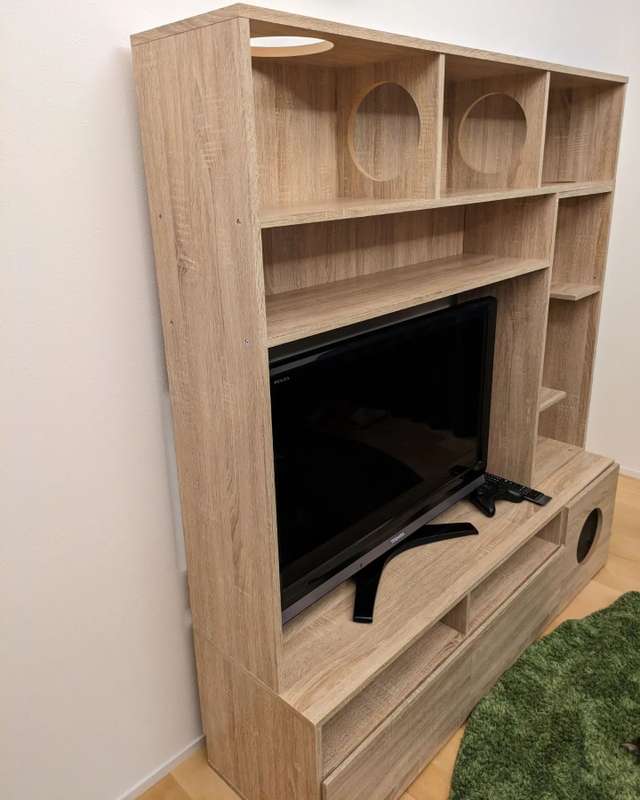 大人気商品】猫好きにぴったり！キャットタワー一体型テレビ台(ナチュラル) 43型対応の壁面収納タイプ | 【公式】LOWYA(ロウヤ)  家具・インテリアのオンライン通販