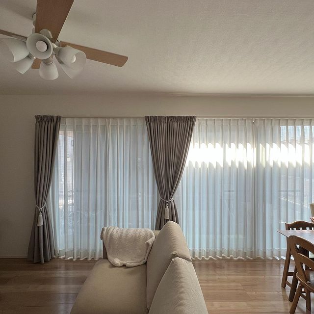 LEDシーリングファンライト（6灯：ホワイト+ナチュラル/ブラック+ 