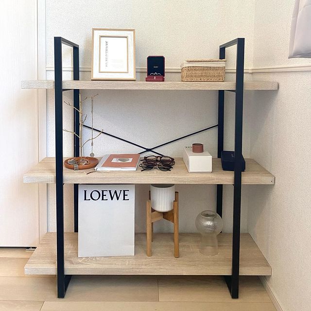 こちらのディスプレイは寝室に移動しました📙
アクセサリー類を並べてお店風に⌚️
#賃貸インテリア #賃貸暮らし #アパート暮らし #ロウヤ #lowya #ロエベ #ルームツアー #ルームツアー動画