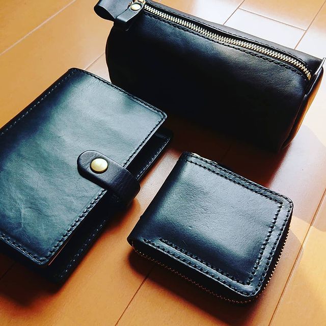 収まりが良い二つ折りファスナー財布「革鞄のHERZ(ヘルツ)公式通販」