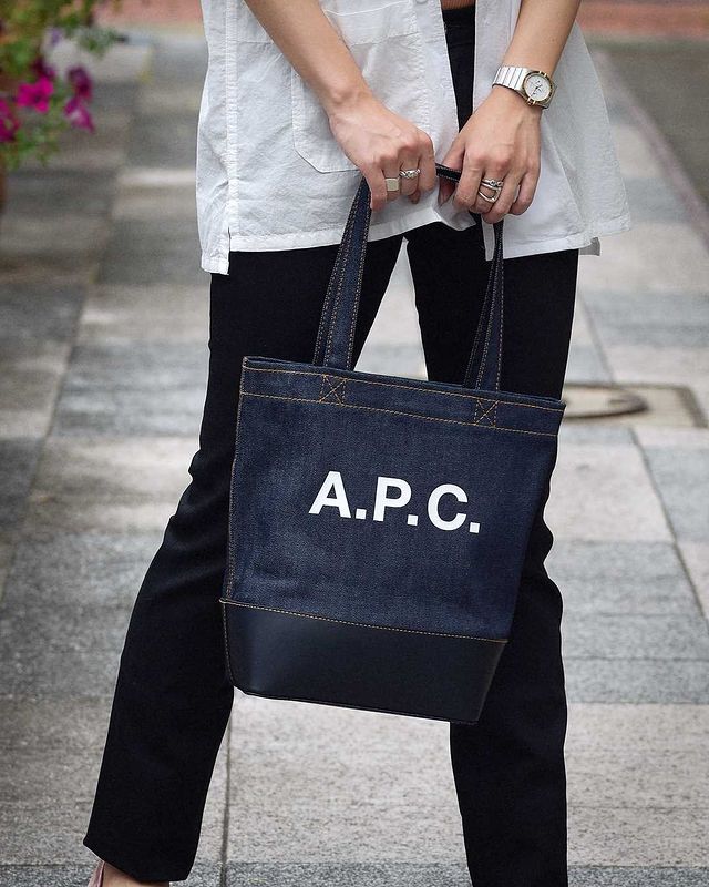 限定SALE100%新品 A.P.C - A.P.C.(アーペーセー) AXELLE TOTE BAG