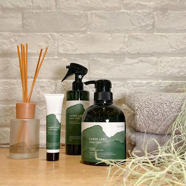 VERDE LABO フラワーコットン ボディソープ 400ml｜【公式