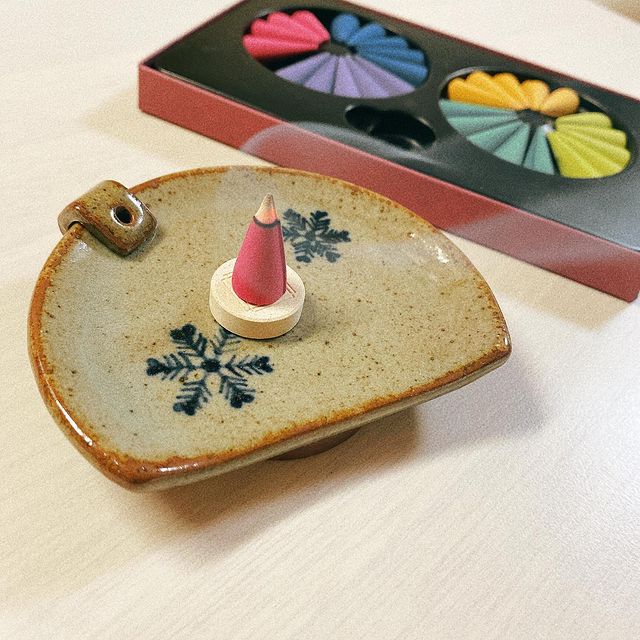 ウェブショップ六種花世界 コーン: くつろぎの香り【公式】お香の専門