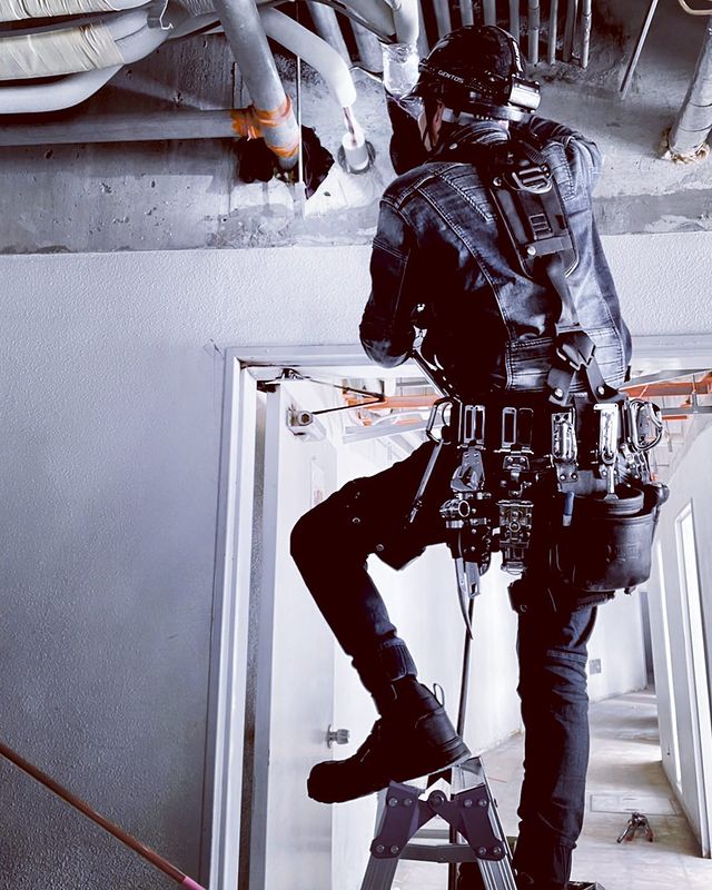 かっこいい作業服を遊び着に 進化したワーキングウェア かっこいい作業服を遊び着に 進化したワーキングウェア