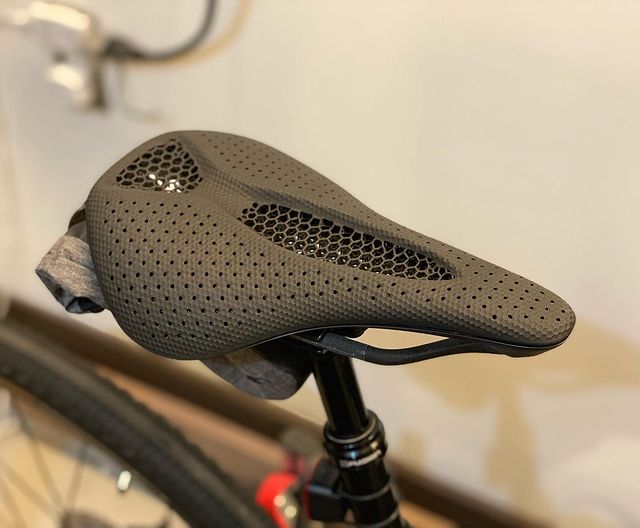 S-WORKS POWER WITH MIRROR SADDLE BLK 143(143mm ブラック): サドル