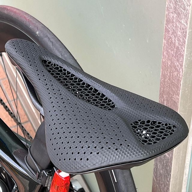 S-WORKS POWER WITH MIRROR SADDLE BLK 143(143mm ブラック): サドル 
