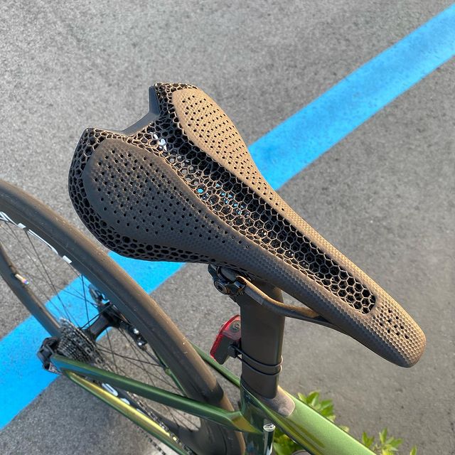 S-WORKS ROMIN EVO MIRROR SADDLE BLK 143(143mm ブラック): サドル ...