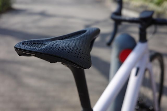 S-WORKS POWER WITH MIRROR SADDLE BLK 143(143mm ブラック): サドル 