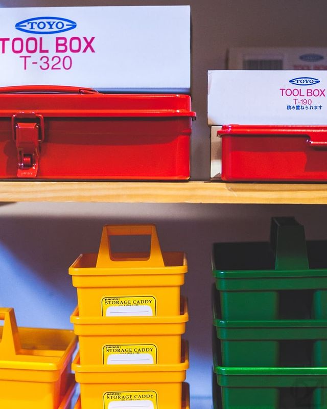 TOYO Trunk Shape Toolbox T-320 R (Red) | TOYO STEEL Co., Ltd.