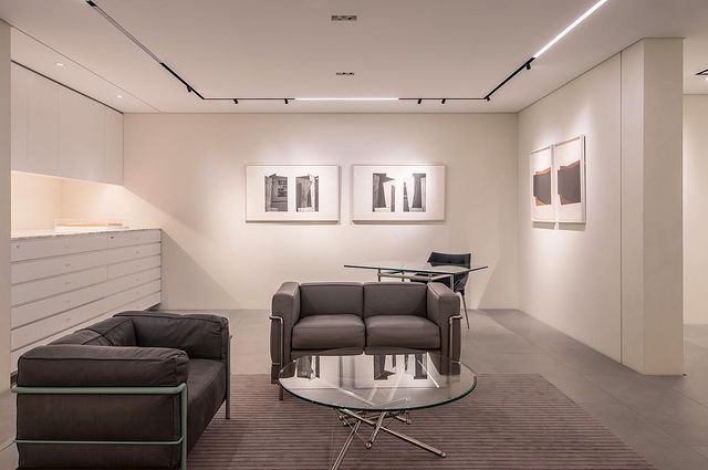 Cassina（カッシーナ）LC2-2P2人掛ソファ|カッシーナ・イクスシー 公式 