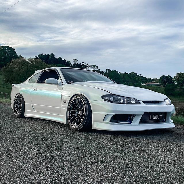 おしゃれ シルビア S15 純正形状 FRP ボンネット 白ゲルコート