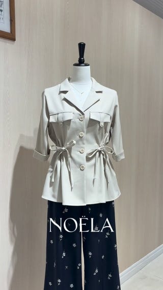 新品未使用　FLICKA ウエストギャザーブラウス FLICKA - 新品未使用 FLICKA ウエストギャザーブラウスの通販 by ask