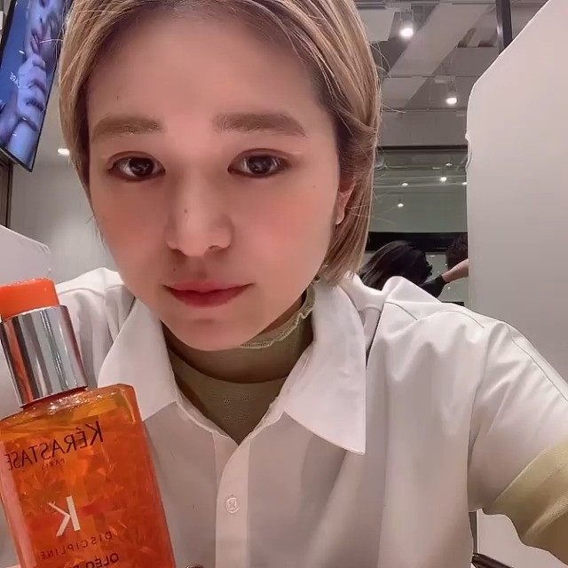 ✨KERASTASE✨クロマアブソリュ全てのカラーヘアに✨やや大きめミニ