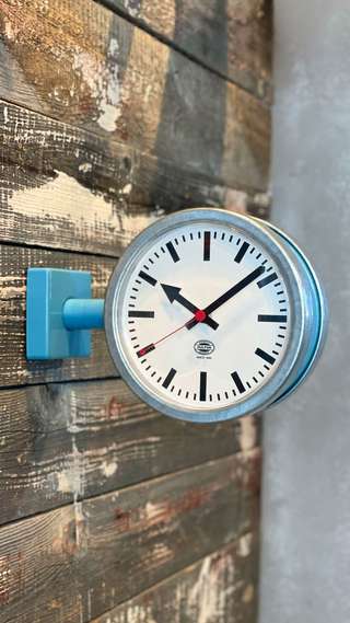 DULTON ONLINE SHOP | DOUBLE FACE CLOCK 170D2 MAT BLACK/RAW(MAT 